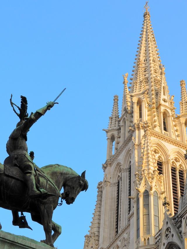 Flêche Sainte Epvre Et Statue René II