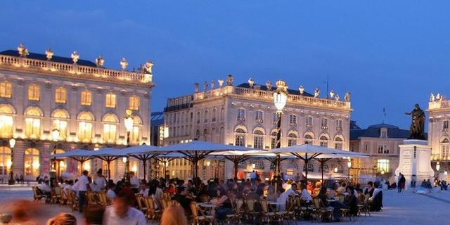 terrasses Place Stanislas de nuit